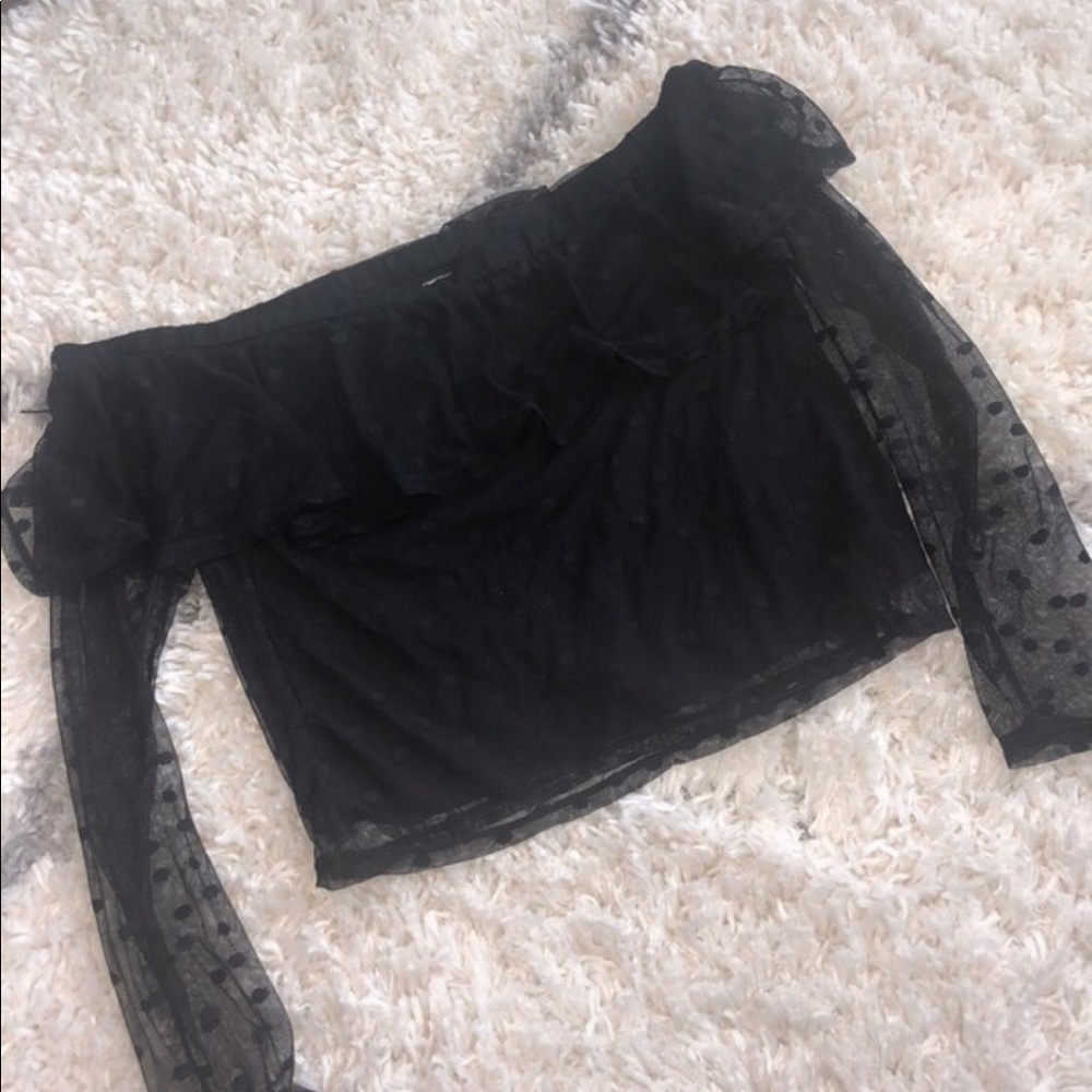 Off the shoulders top !